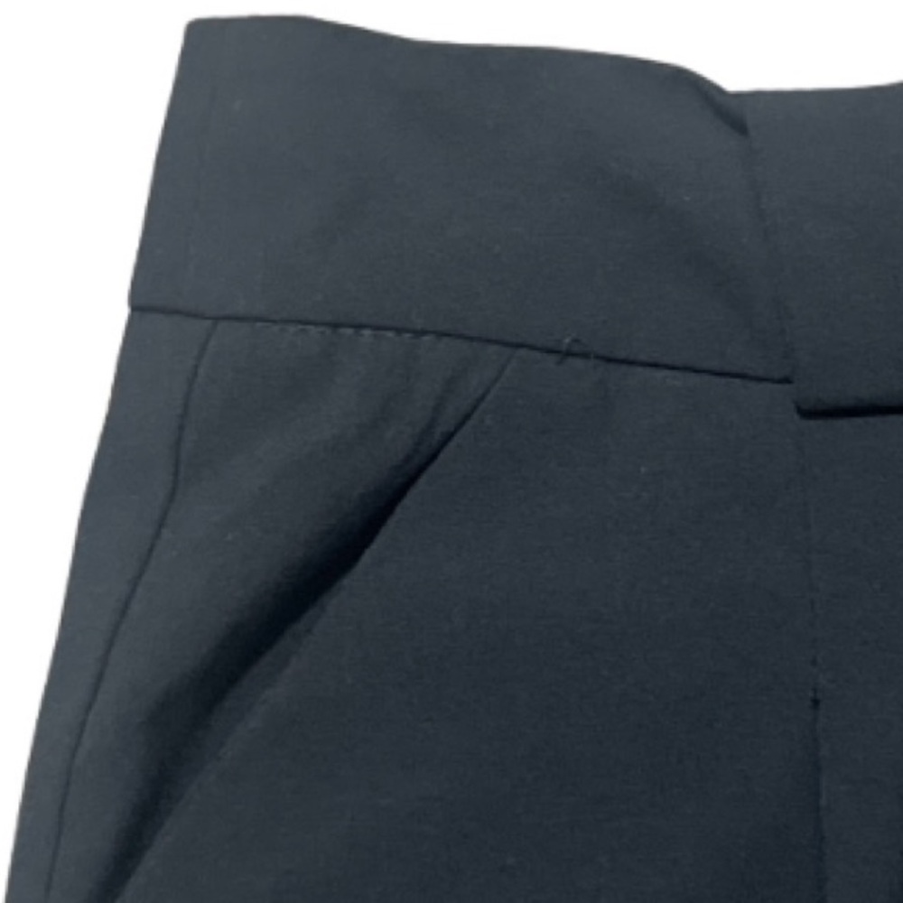 XOXO Elegant Black Pleated Dress Shorts with pockets - Picture 2 of 7